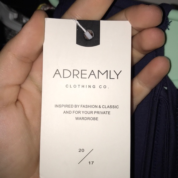 NWT Navy Shoulder Cutout Tee - Picture 6 of 8